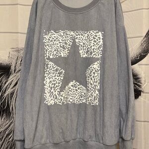 INAWLY Women's Leopard & Star Pattern
Drop Shoulder Sweatshirt, Long Sleeve Top